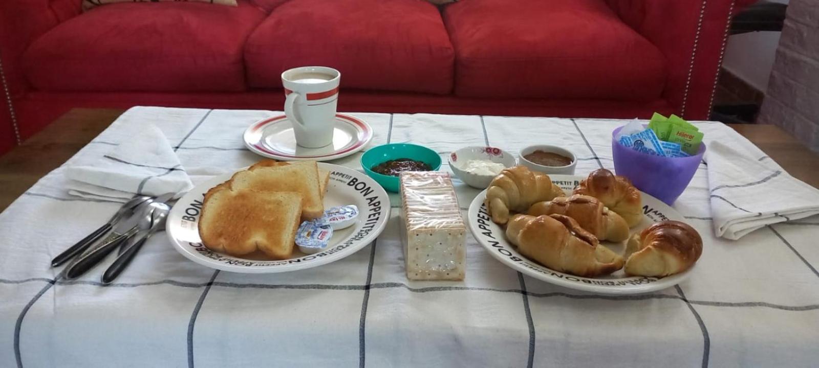 Victoria 3 Bed And Breakfast إيزيزا المظهر الخارجي الصورة