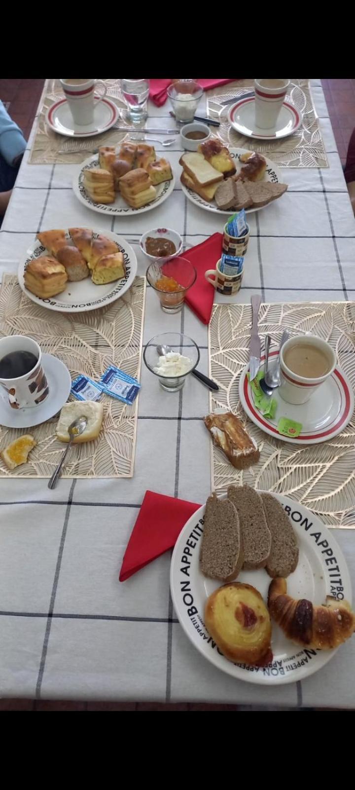 Victoria 3 Bed And Breakfast إيزيزا المظهر الخارجي الصورة